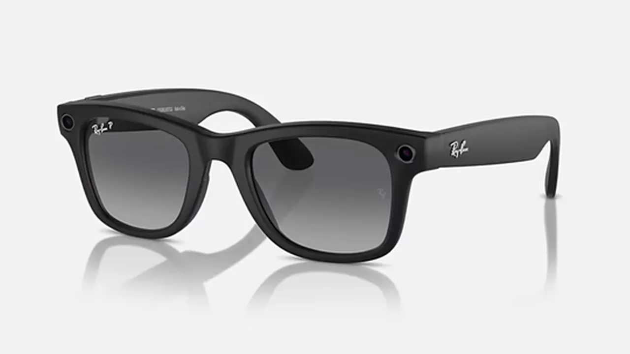 Gafas inteligentes Meta Ray-Ban Wayfarer con diseño clásico negro.